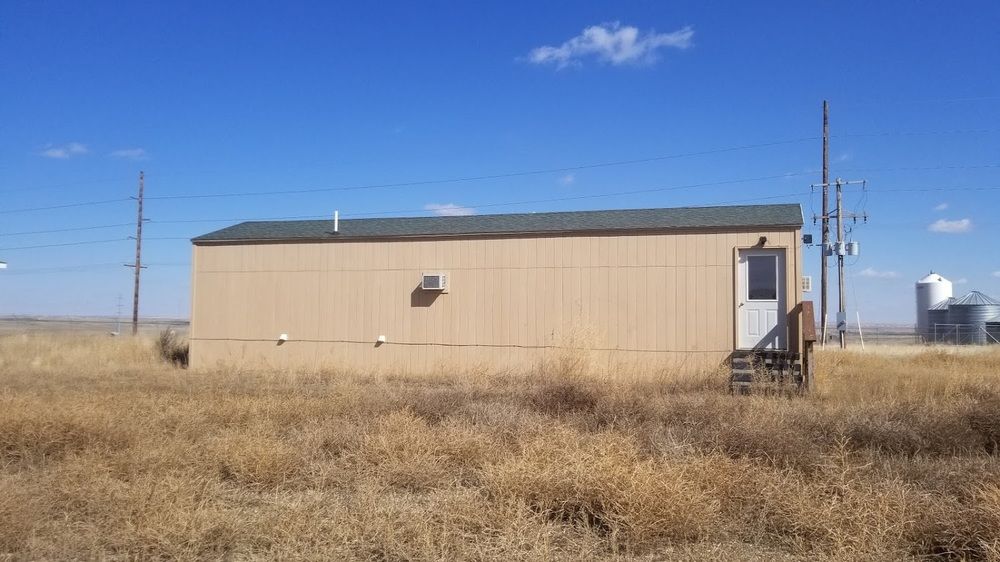 RJ Corman-5,000 SQ FT Shop On 10 Acres With Office Trailer : 6011 138th Ave NW, Williston, ND 58801